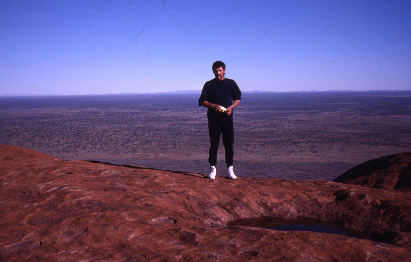 89 Michael on top of Ayers Rock