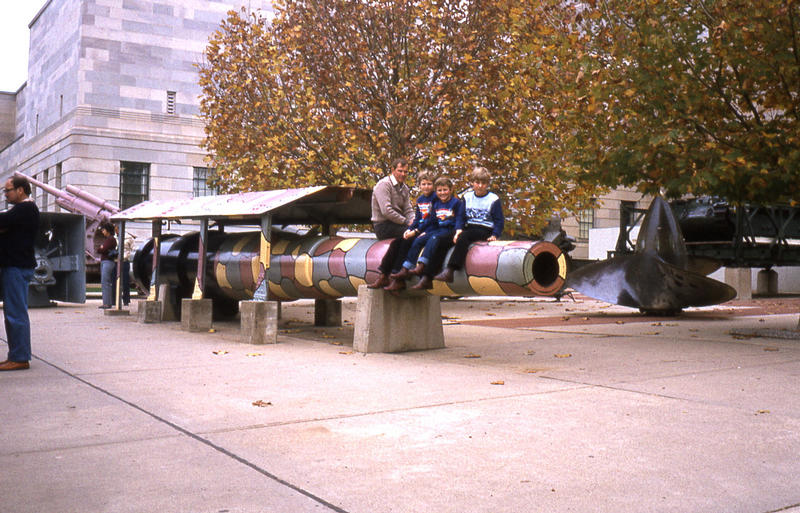 Barrel Railway Gun at War Memorial 2