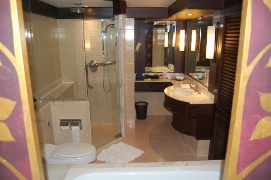 Hilton Arcadia Bathroom