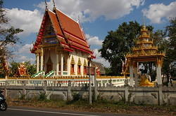 Wat at Muang Tam